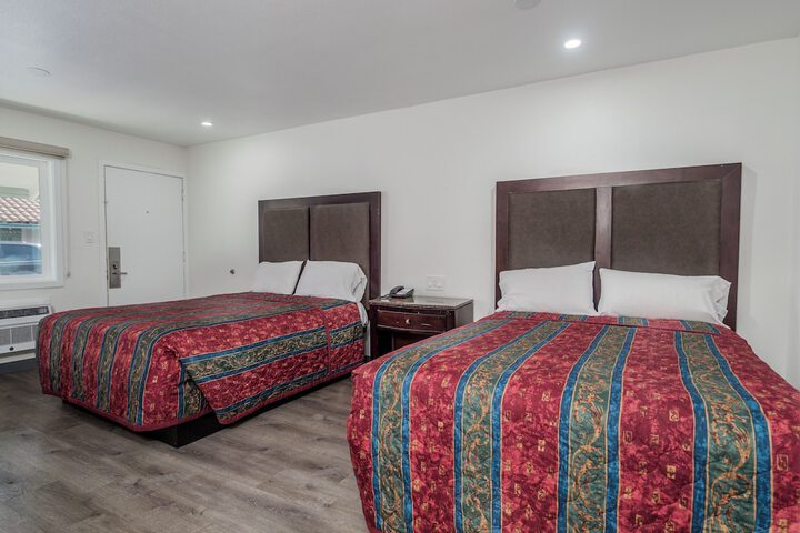 Room 32 of 43