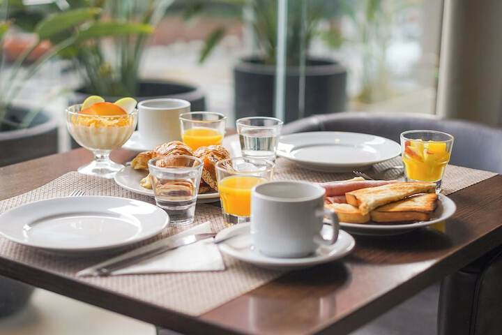 Breakfast/Coffee Service 29 of 38