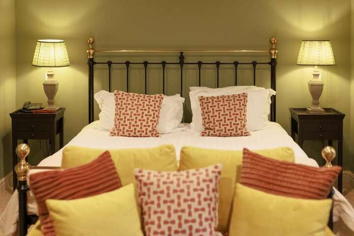 Room 4 of 51
