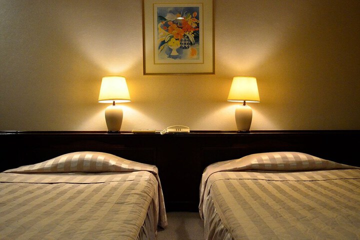 Room 10 of 60
