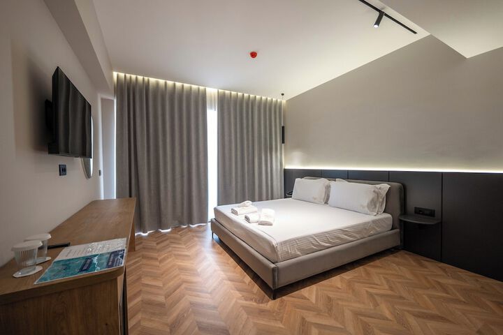 Room 6 of 117