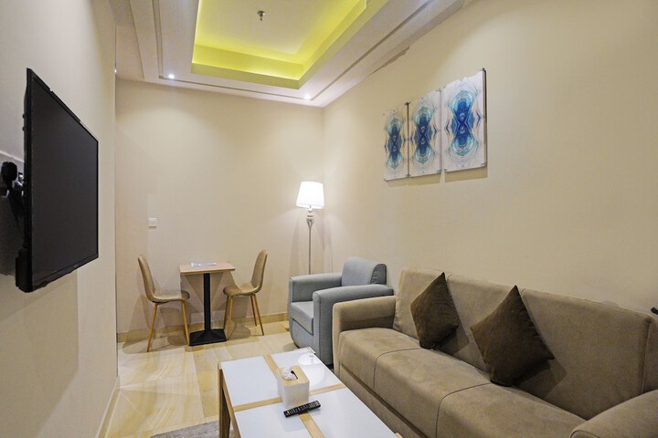 Room 16 of 42