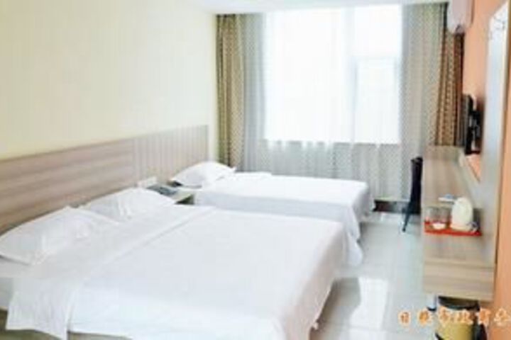 Room 6 of 9