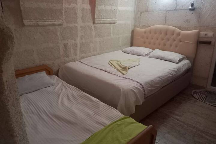 Room 2 of 7