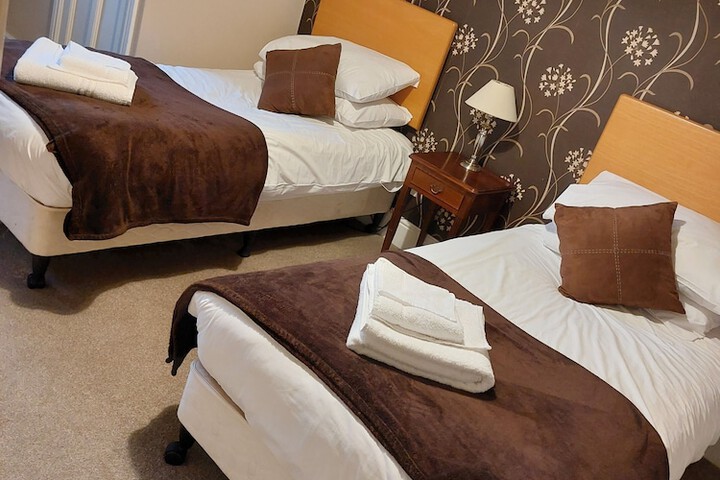Room 2 of 13