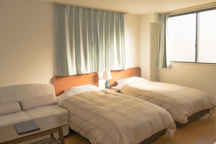 Room 6 of 27