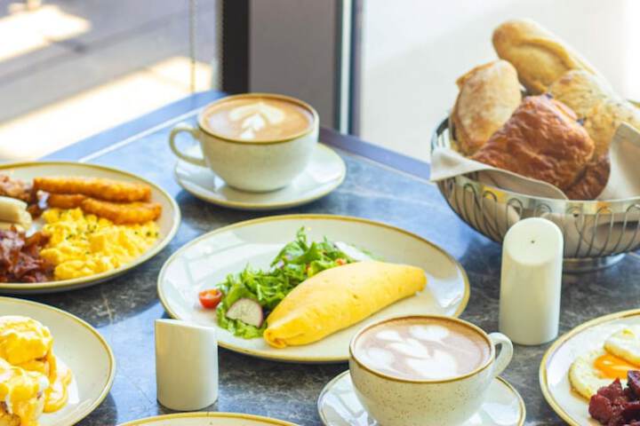 Breakfast/Coffee Service 74 of 129