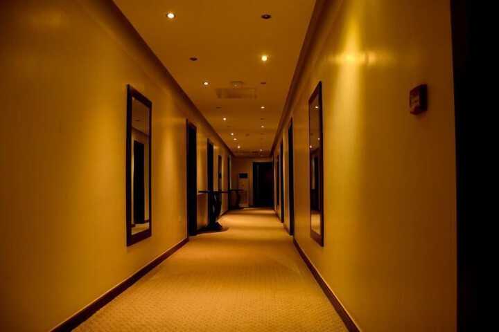 Room 9 of 21