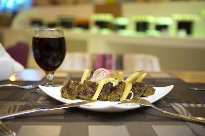 Dining 83 of 106