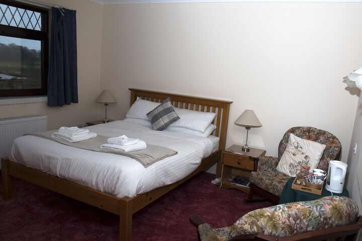Room 2 of 16