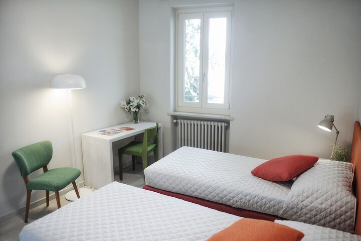 Room 8 of 37