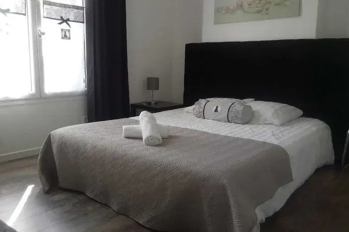 Room 5 of 14