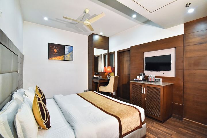Room 17 of 61