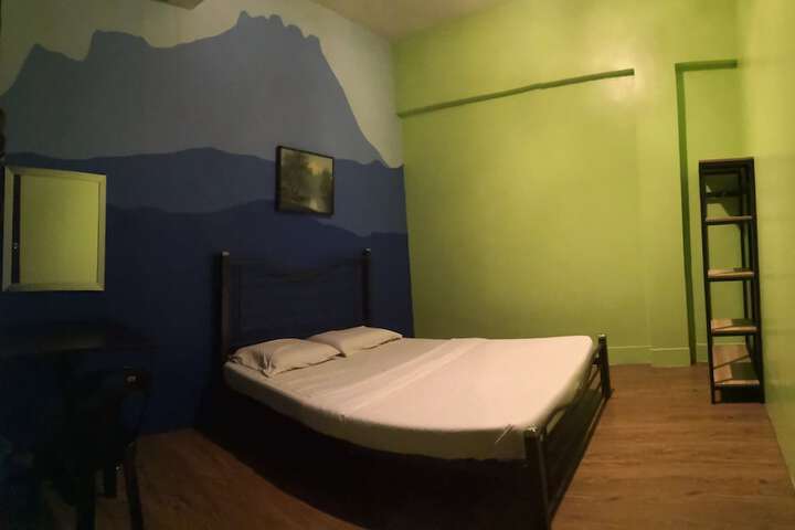 Room 18 of 50
