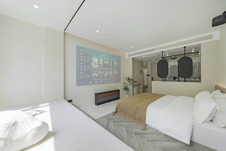 Room 11 of 119