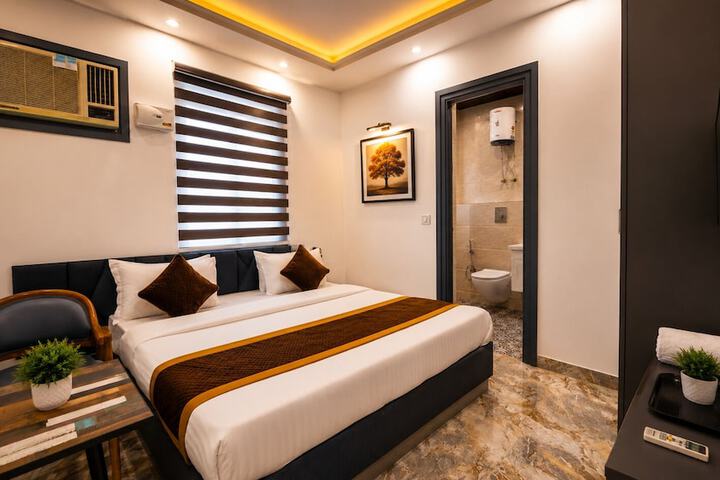 Room 15 of 38