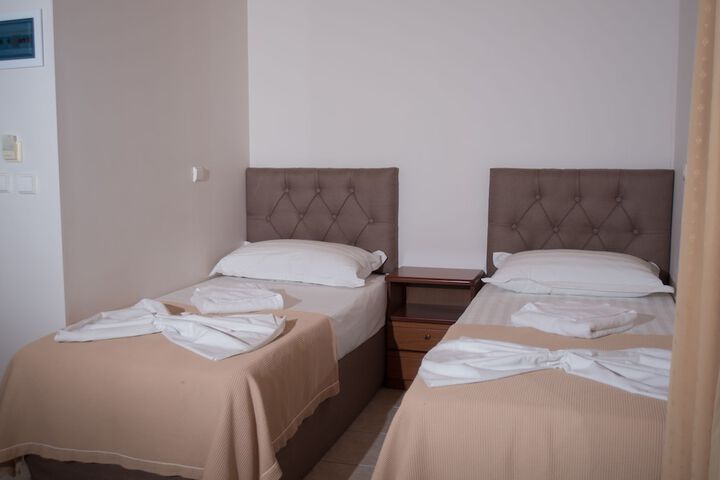Room 27 of 92