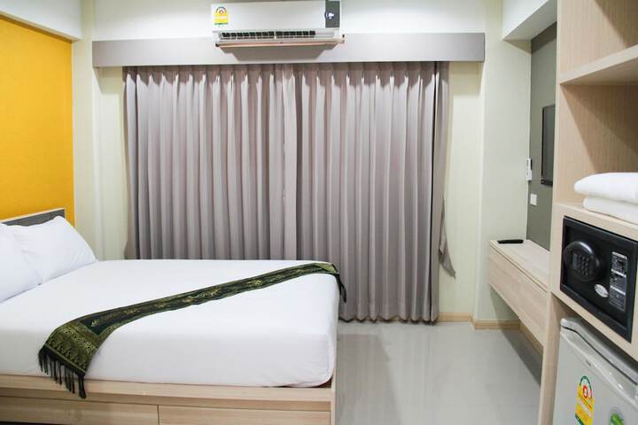 Room 4 of 15