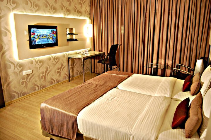 Room 3 of 49