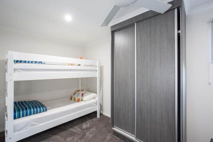 Room 5 of 104