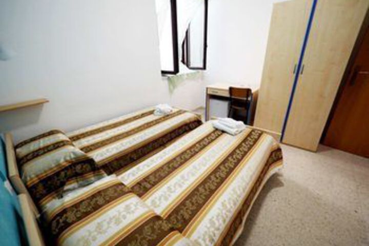 Room 12 of 23