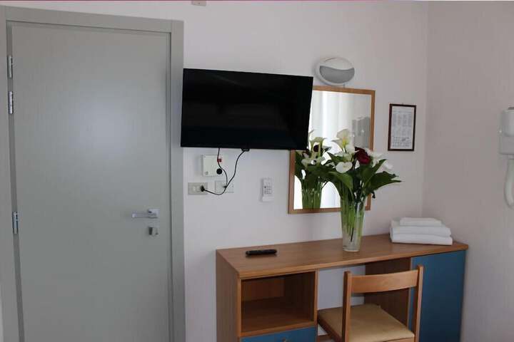 Room 22 of 46