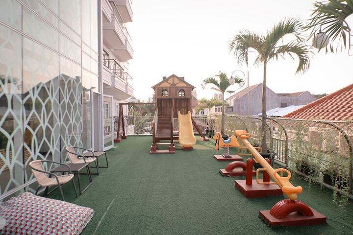Hotel Exterior 37 of 41