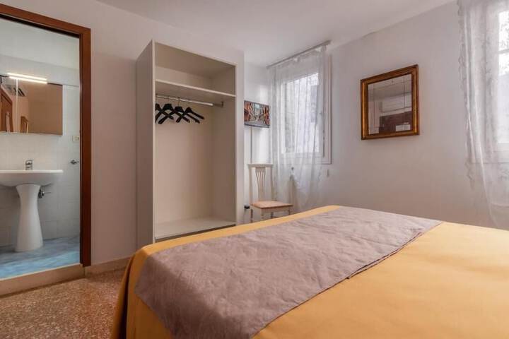 Room 49 of 65