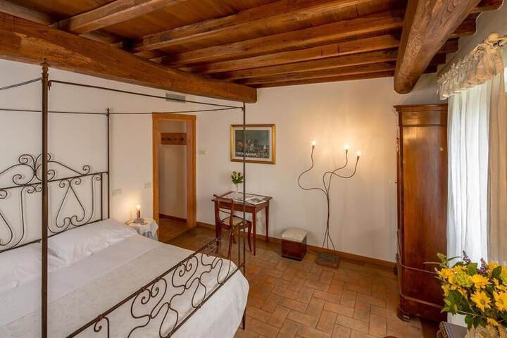 Room 30 of 150