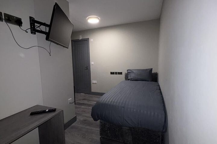 Room 10 of 21