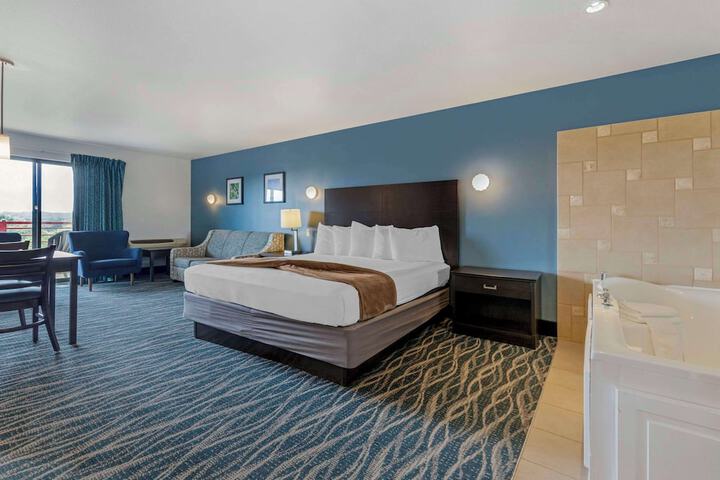 1 King Bed (31 of 55)