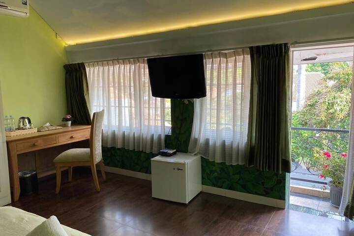 Room 28 of 48