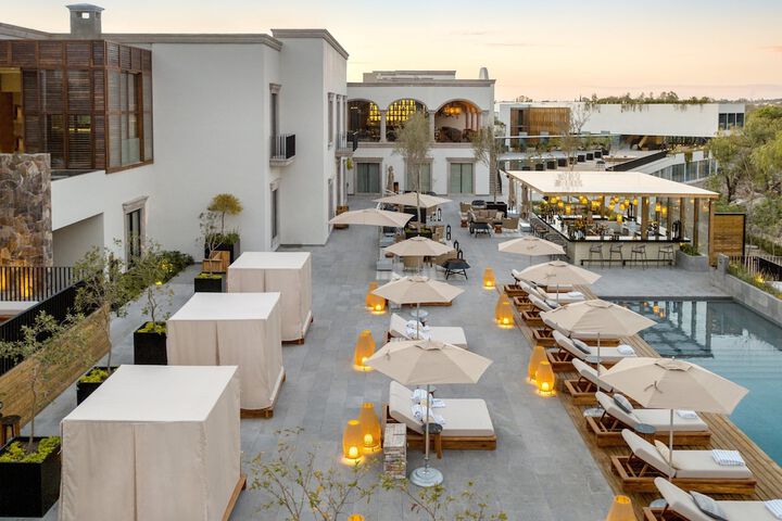 Sundeck 259 of 283