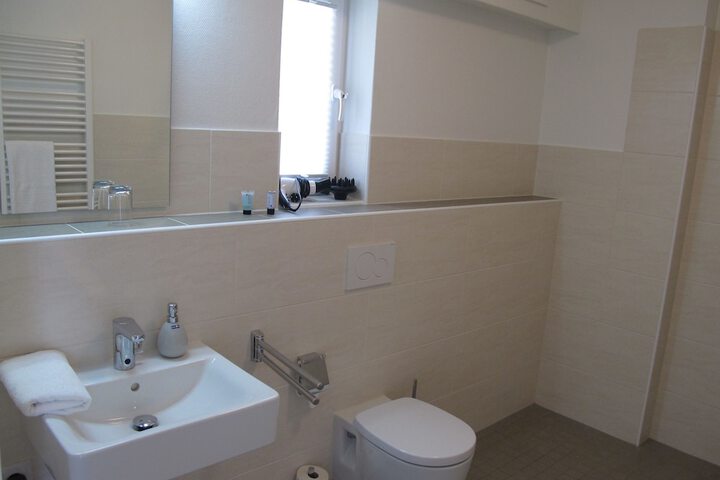 Room 32 of 114