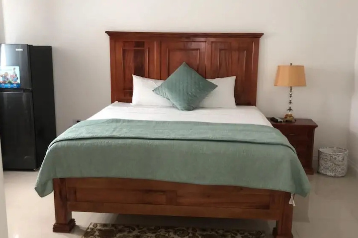 Room 3 of 20