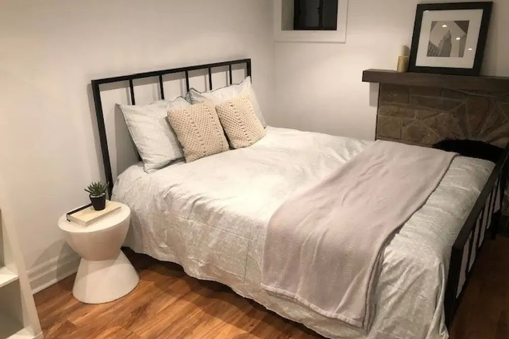 Room 3 of 20