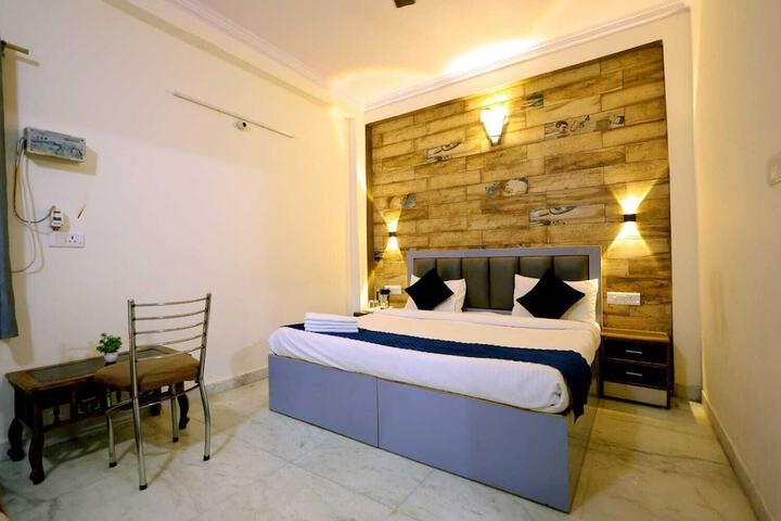 Room 3 of 30