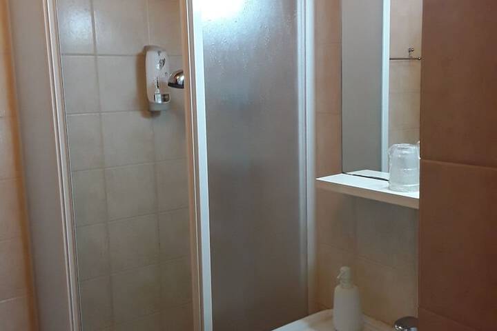 Room 12 of 33