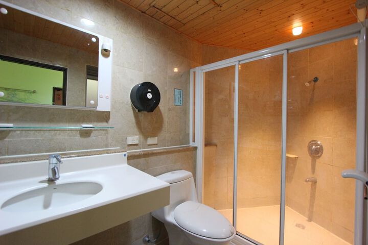 Room 18 of 22
