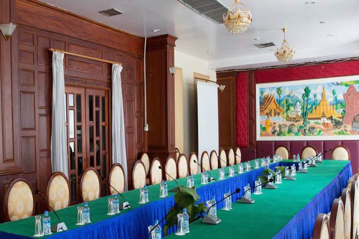 Ballroom/Hall 31 of 35
