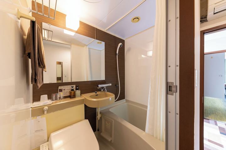 Clean Restrooms