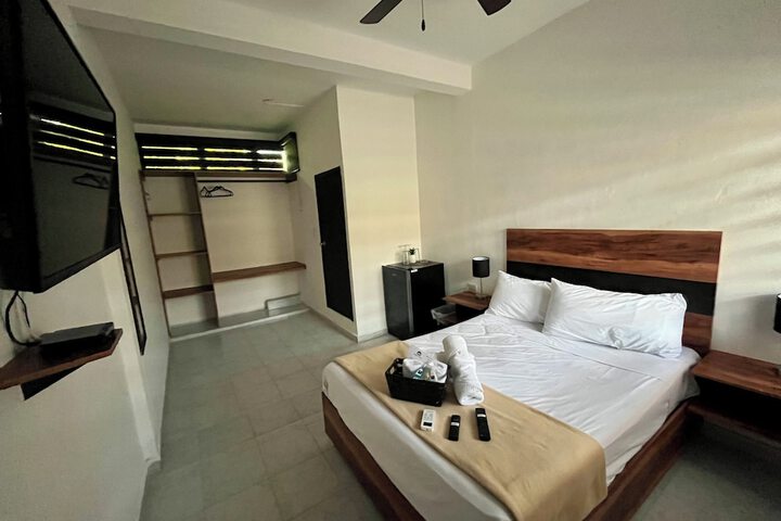 Room 73 of 108