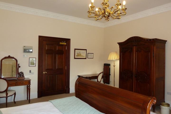 Room 15 of 105