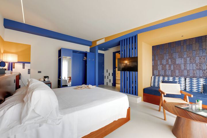 Room 30 of 80