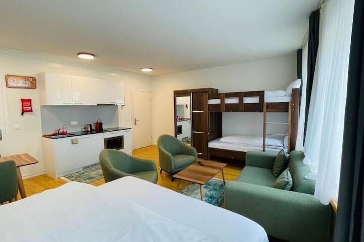 Room 3 of 75