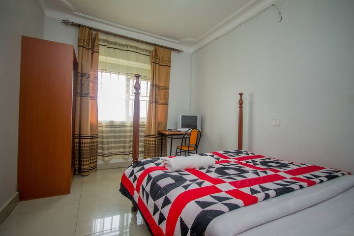 Room 6 of 23