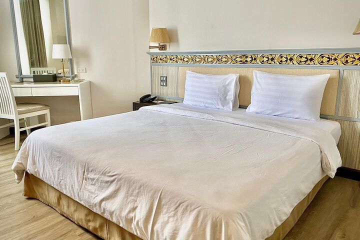 Room 18 of 65