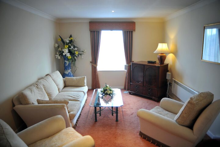 Room 3 of 53