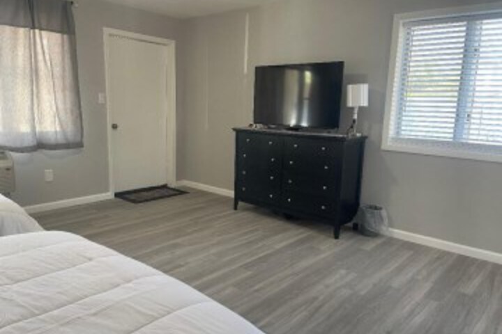 Room 4 of 20