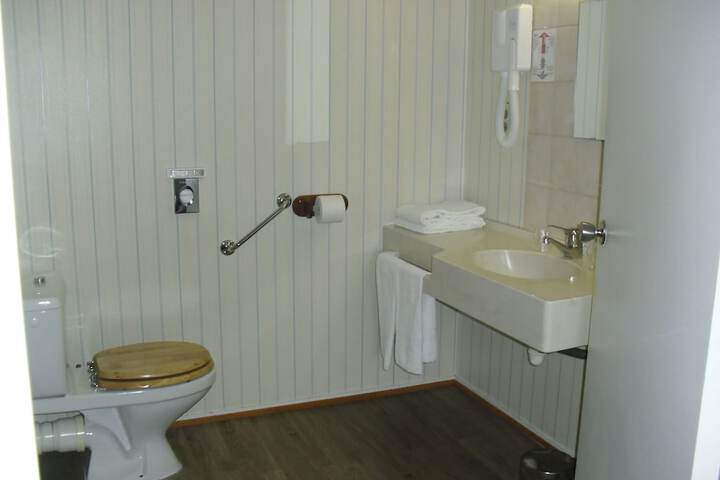 Room 13 of 40